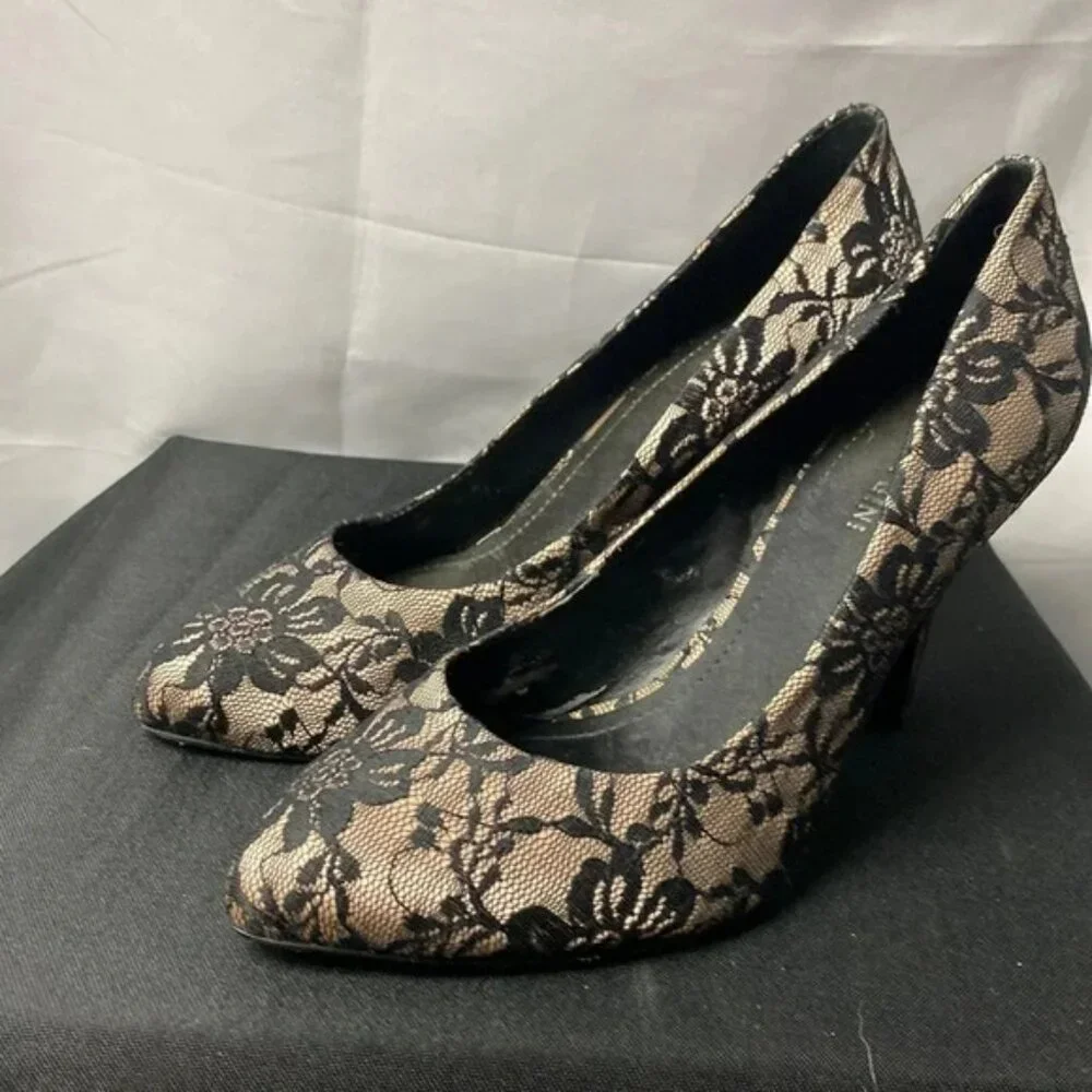 GIANNI BINI WO SIZE 8.5 BLACK FLORAL LACE PUMP SHOE 4” HEEL LEATHER SOLE… - Picture 13 of 13